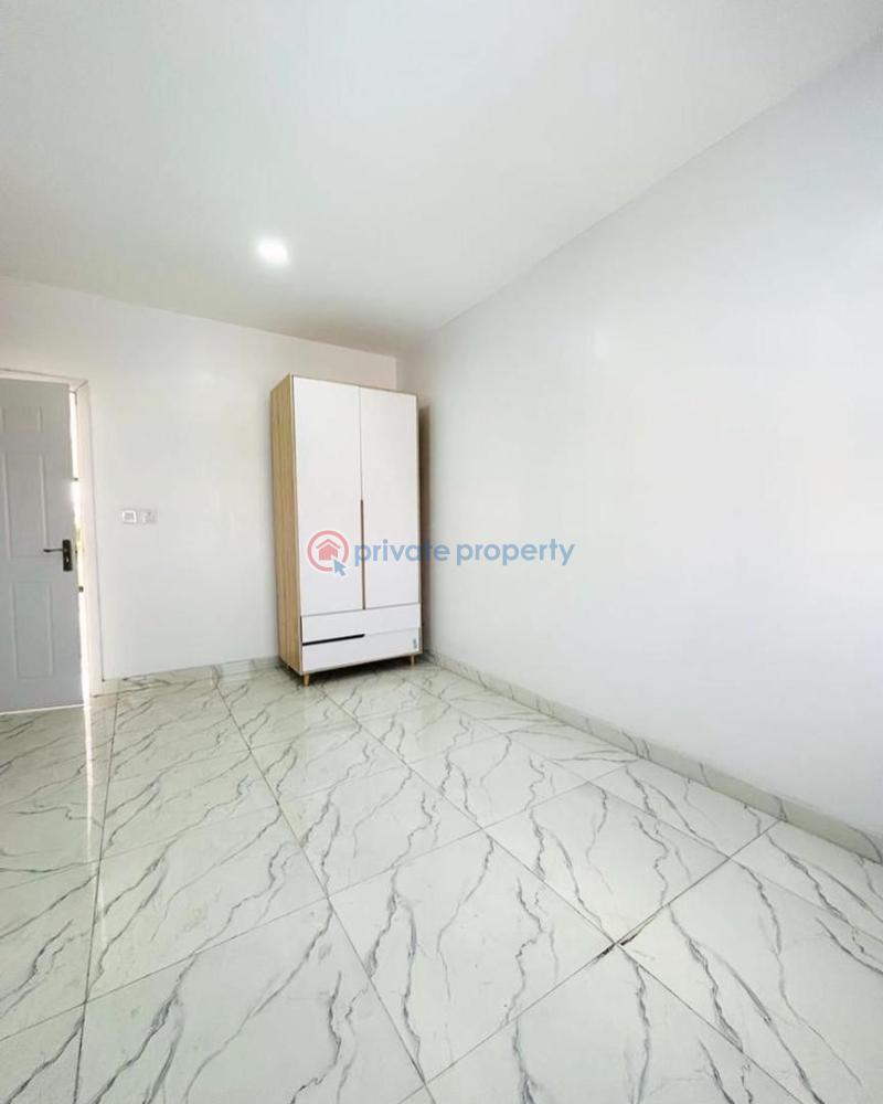 3 bedroom Block Of Flats For Sale Alagomeji Yaba Lagos - 4