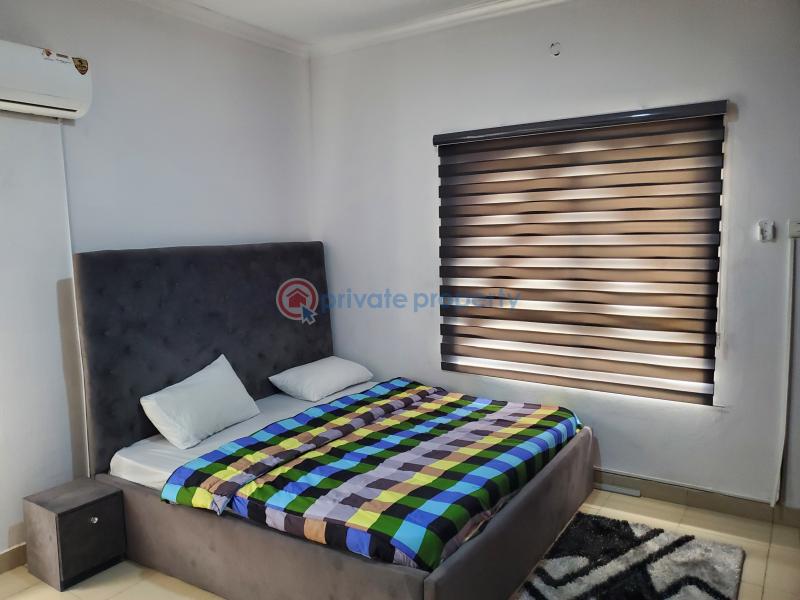 For shortlet 3 bedroom Block Of Flats Cromwell Court Estate Chevron