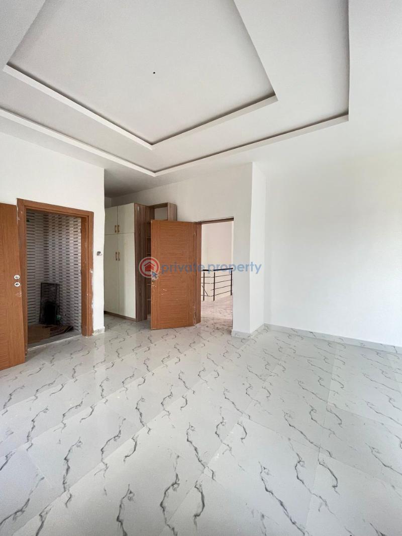 3 bedroom Terrace For Sale Along Lekki Expressway Lagos - 3