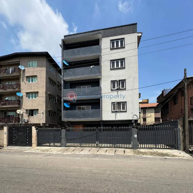 3 bedroom Flat & Apartment For Sale Surulere Lagos - 1