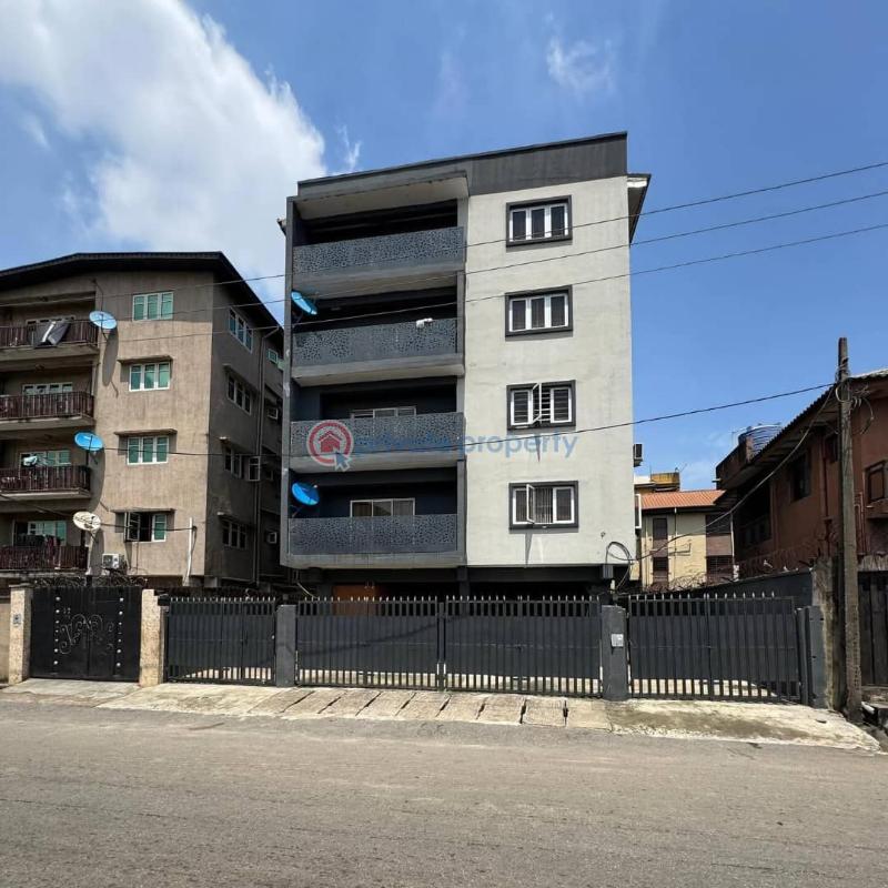 3 bedroom Flat & Apartment For Sale Surulere Lagos - 3