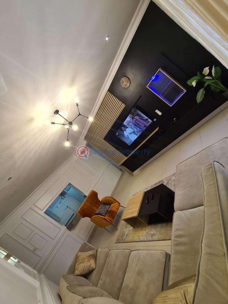 For shortlet 3 bedroom Block Of Flats Cromwell Court Estate, William