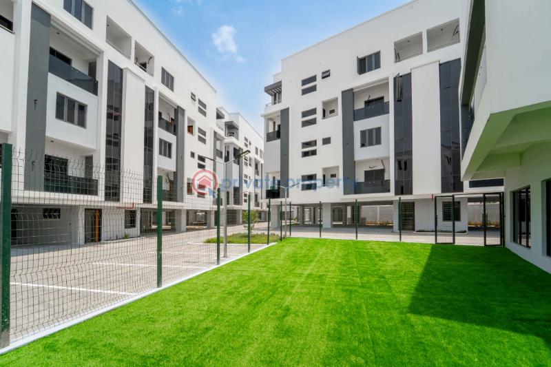 4 bedroom Maisonette For Sale New Town Apartment, Iponri, Smith Medical Centre, Mutual Alpha Court Estate, Royal Seed Ministries, Winterfell Estate. Iponri Surulere Lagos - 2
