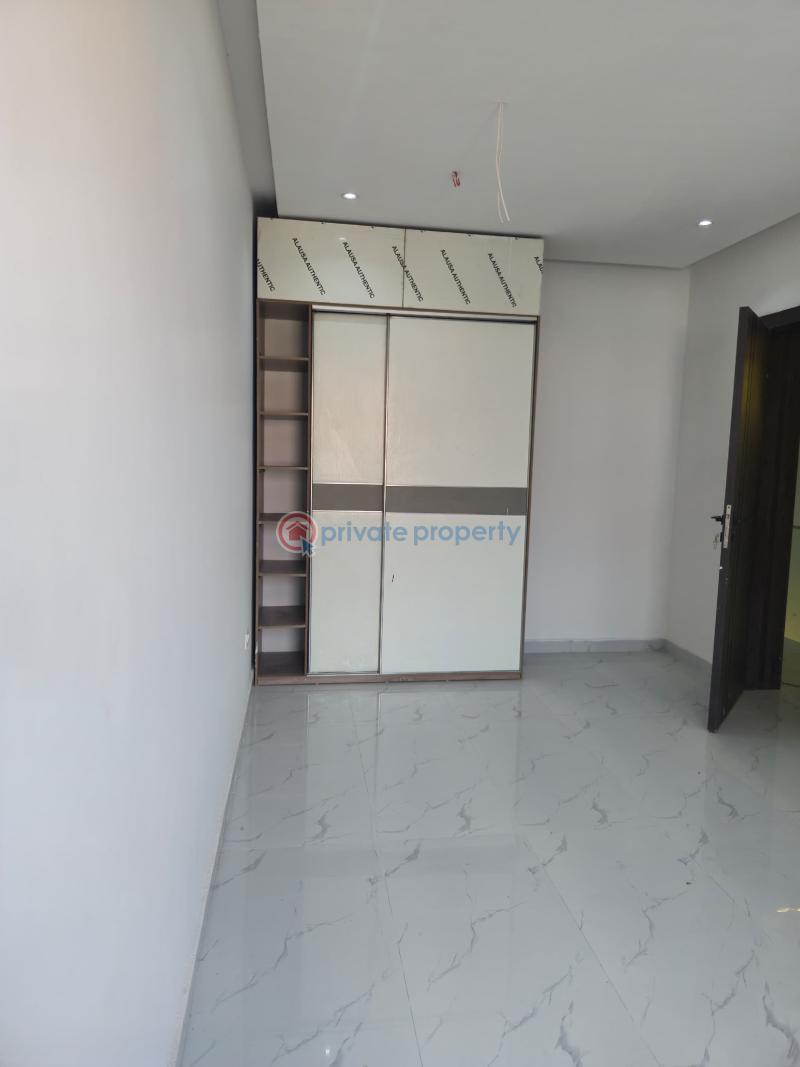 Lovely 4-bedroom terrace duplex - 11 4 bedroom Terraced Duplex For Sale Off Admiralty Rd Lekki Phase 1 Lagos - 11