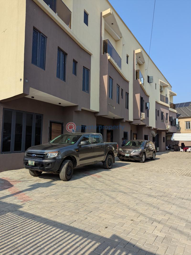 4 bedroom Terraced Duplex For Sale Oworonshoki Gbagada Lagos - 3
