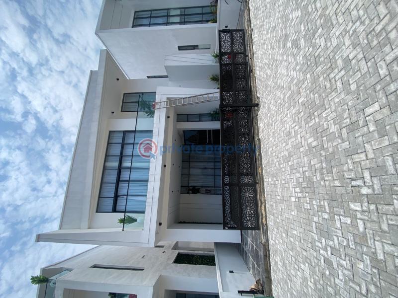 Lovely 5 bed duplex in a gated estate - 5 5 bedroom Detached Duplex For Sale Conservative Lekki Expressway Lagos - 5