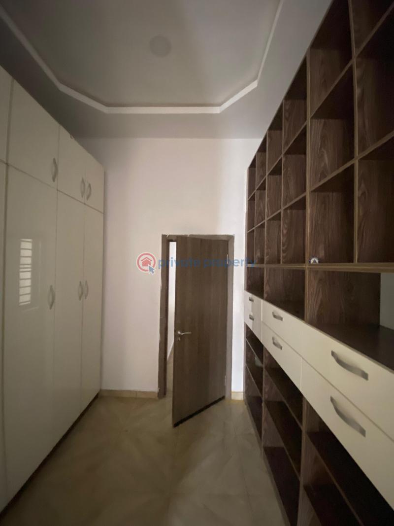 Lovely 5 bed duplex in a gated estate - 8 5 bedroom Detached Duplex For Sale Chevron Drive Lekki Lagos - 8