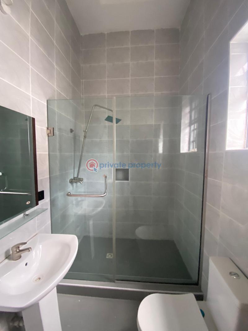 Lovely 5 bed duplex in a gated estate - 7 5 bedroom Detached Duplex For Sale Chevron Drive Lekki Lagos - 7