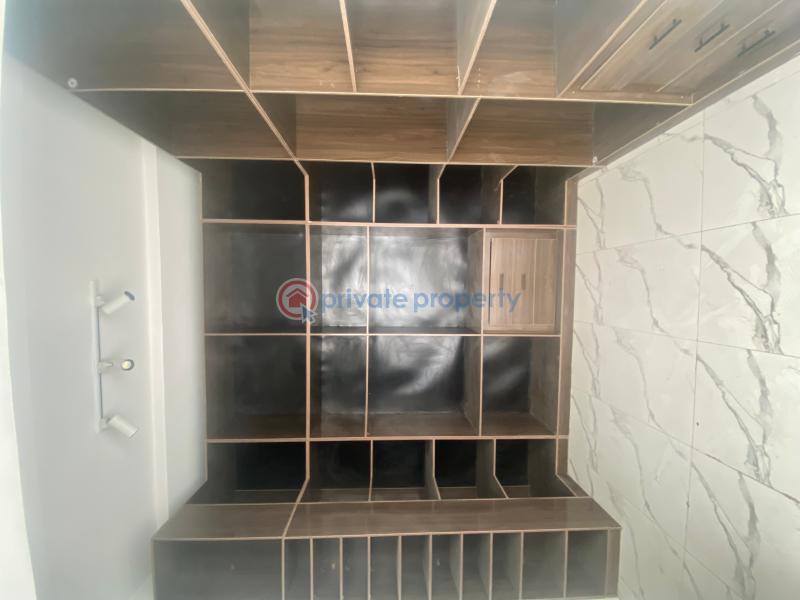 Lovely 5 bed duplex in a gated estate - 11 5 bedroom Detached Duplex For Sale Orchid Road Lekki Lagos - 11