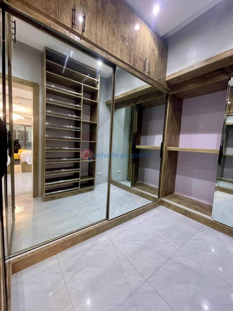 Lovely 5 bed penthouse - 9 5 bedroom Penthouse For Sale Lekki Phase 1 Lagos - 9