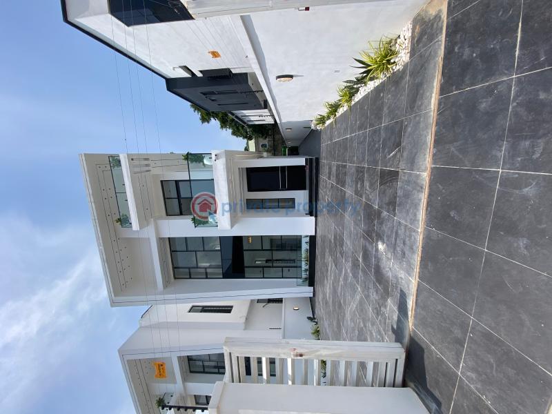 5 bedroom Detached Duplex For Sale Chevron Drive Lekki Lagos - 1