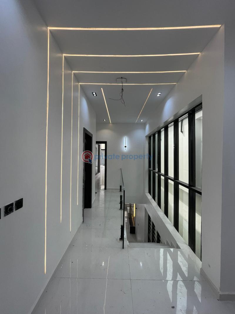 5 bedroom Detached Duplex For Sale Chevron Drive Lekki Lagos - 3