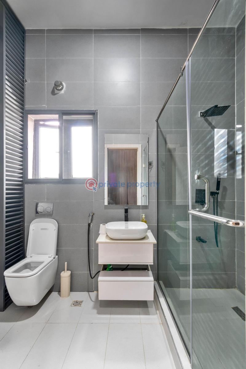 5 bedroom Self Contain Short let Off Admiralty Lekki Phase 1 Lagos - 0