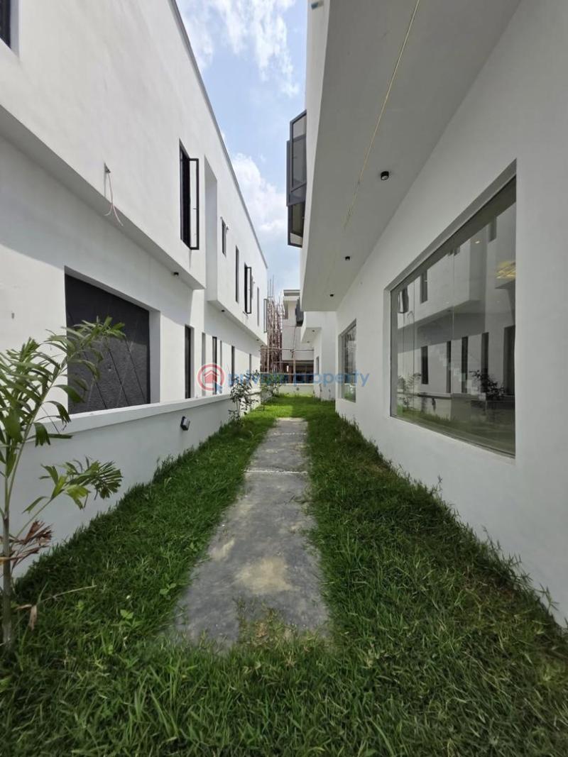 5 bedroom Detached Duplex For Sale Lekki County Home Ikota Lekki Lagos - 19