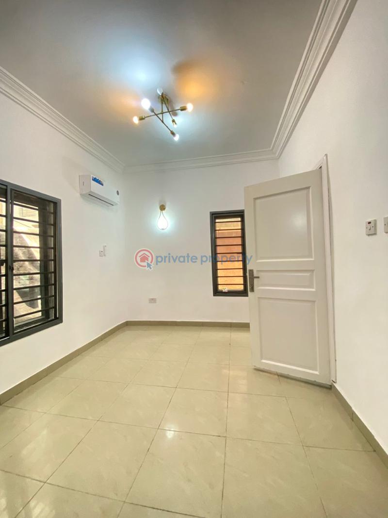 Lovely & spacious cool 3 bedroom apartment + bq & air conditioning - 4 3 bedroom Block Of Flats For Rent Lekki Phase I Lekki Phase 1 Lagos - 4