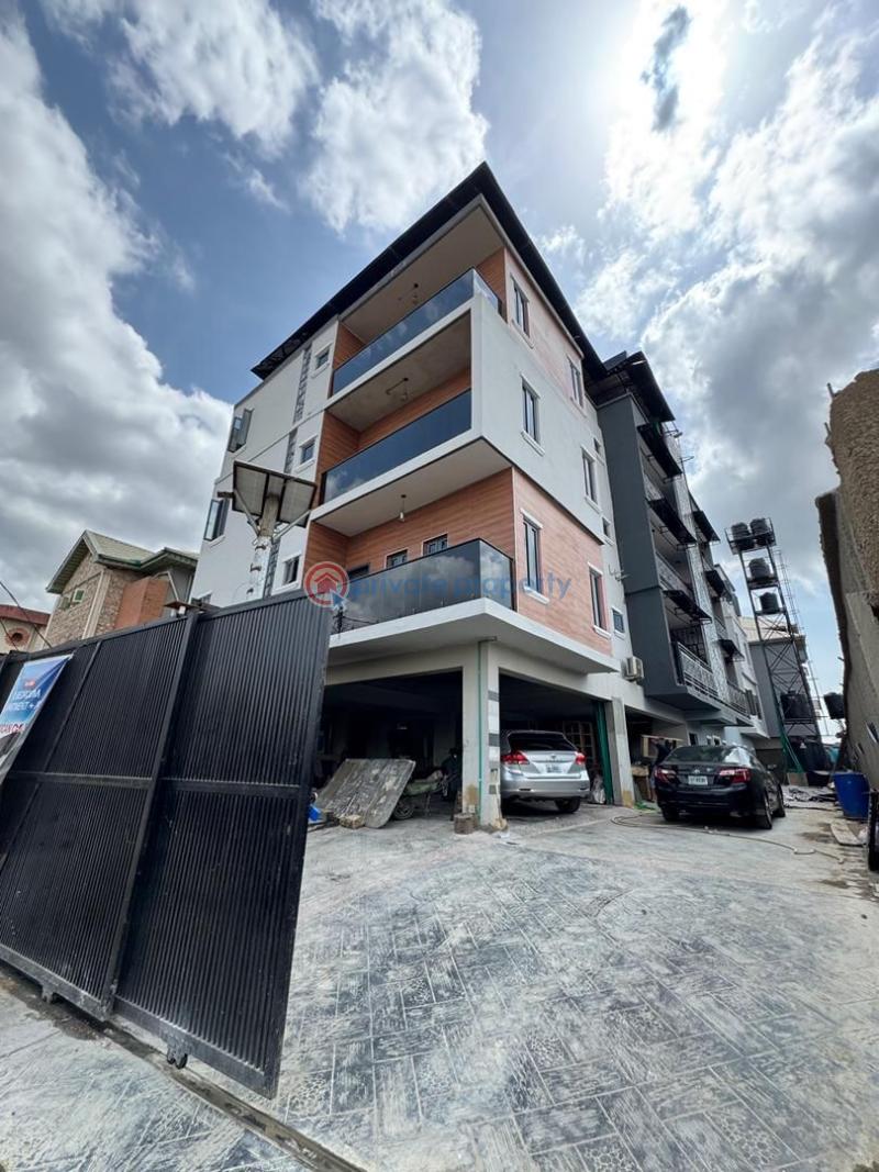 3 bedroom Flat & Apartment For Sale Yaba Lagos - 8