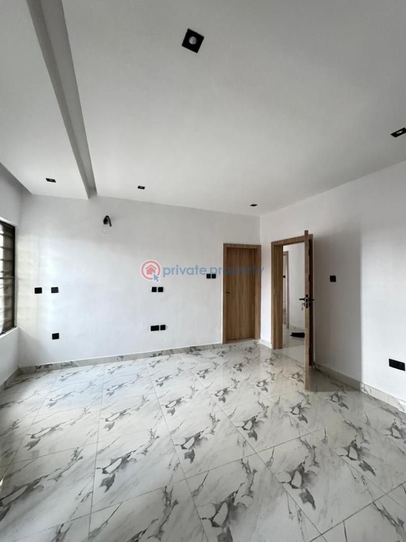3 bedroom Flat & Apartment For Sale Yaba Lagos - 2