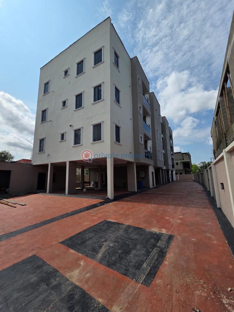 3 bedroom Block Of Flats For Sale Yaba Lagos - 6