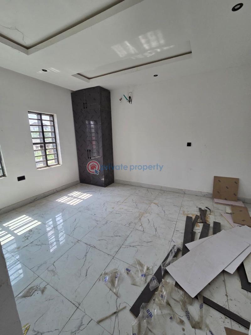 3 bedroom Block Of Flats For Sale Yaba Lagos - 5