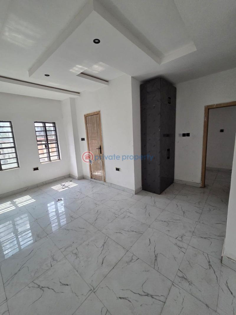 3 bedroom Block Of Flats For Sale Yaba Lagos - 2
