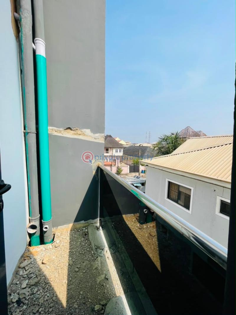 4 bedroom Townhouse For Sale Lovely Built 4 Bedroom Townhouse With Bq(carcass), Gbagada Gbagada Lagos - 3
