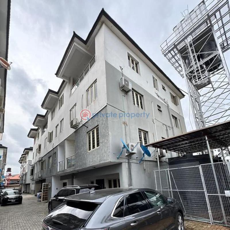 4 bedroom Terraced Duplex For Sale Surulere Lagos - 3