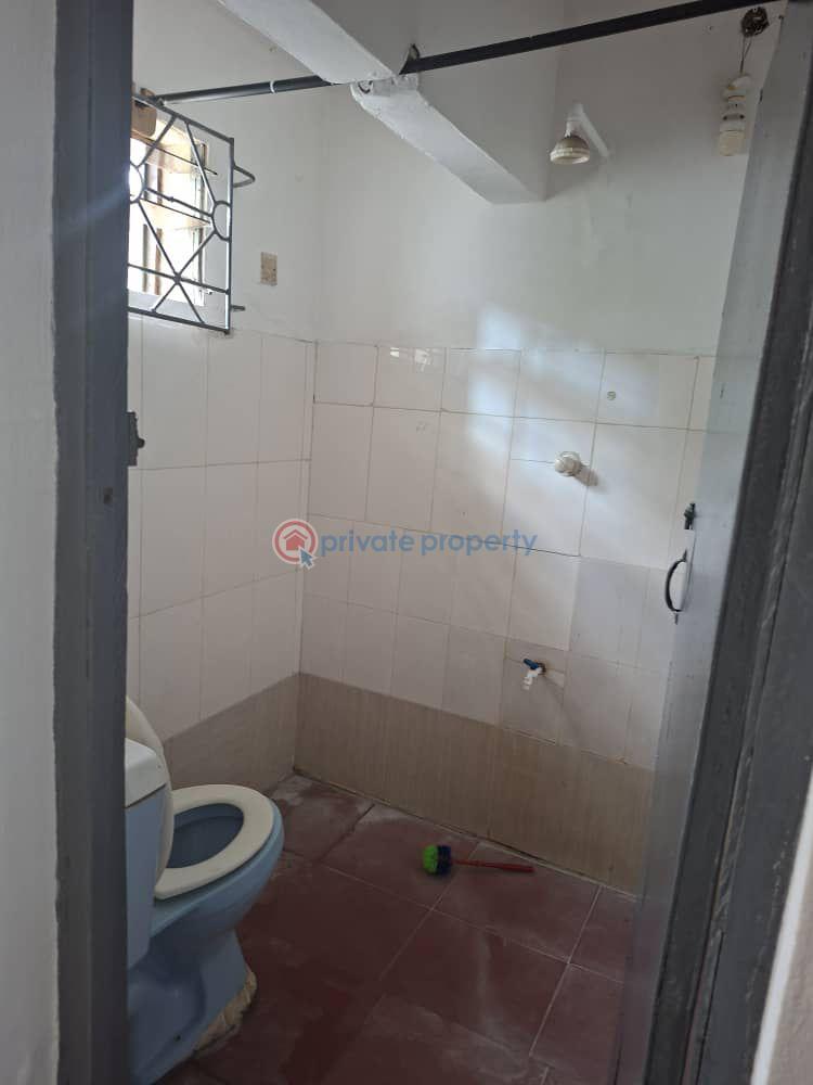 1 bedroom Self Contain For Rent Lawani Street, Onike, Yaba Onike Yaba Lagos - 3