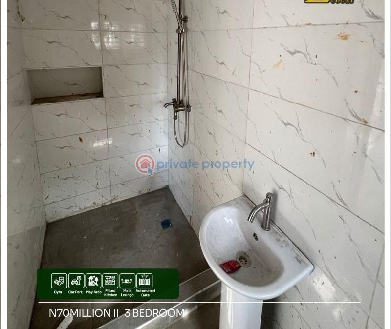 3 bedroom Block Of Flats For Sale Itire-Ikate Surulere Lagos - 3