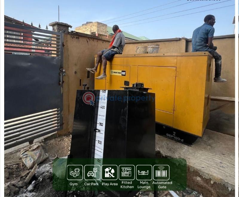 3 bedroom Block Of Flats For Sale Itire-Ikate Surulere Lagos - 7