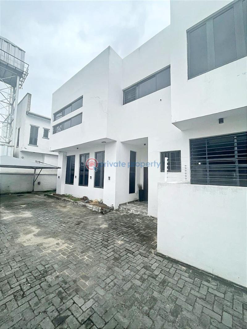 4 bedroom Semi detached Duplex For Sale Pinnock Beach Estate Osapa Lekki Lagos - 0