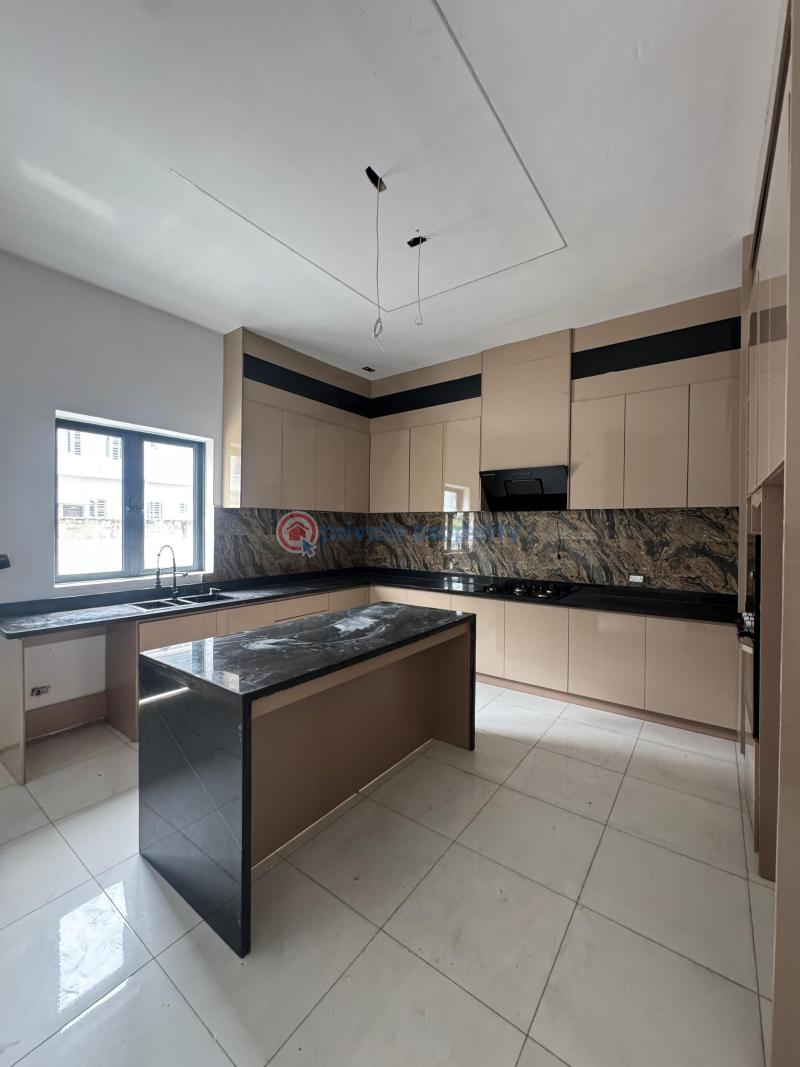 5 bedroom Detached Duplex For Sale Chevron Drive Lekki Lagos - 4