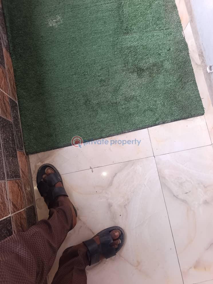 1 bedroom Mini Flat For Rent Adekunle Yaba Lagos - 3