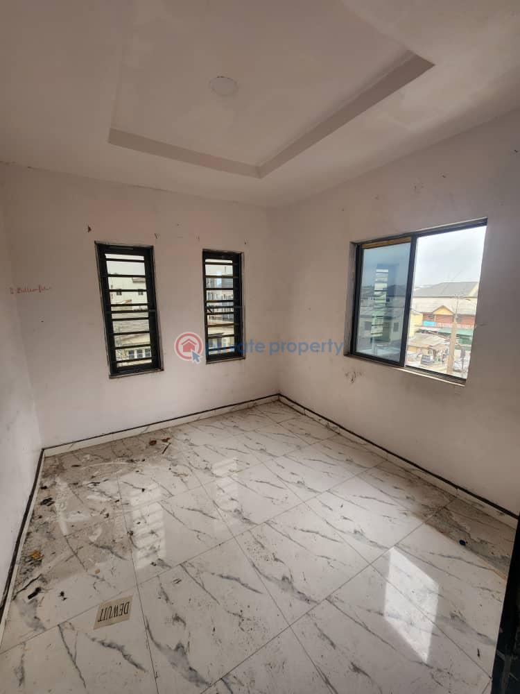 1 bedroom Mini Flat For Rent Onipanu Shomolu Lagos - 1