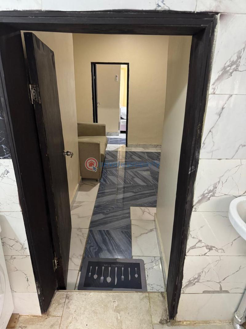 1 bedroom Mini Flat For Rent Adelabu Surulere Lagos - 4