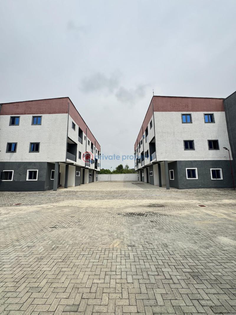 4 bedroom Block Of Flats For Sale Sangoted Ajah Sangotedo Ajah Lagos - 1