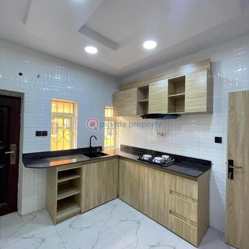 3 bedroom Semi detached Duplex For Sale Yaba Lagos - 2