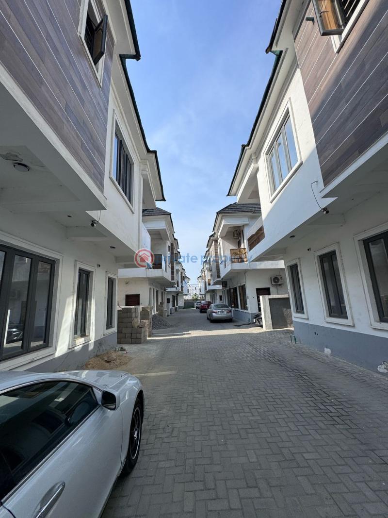 3 bedroom Semi detached Duplex For Sale Along Lekki Expressway Lagos - 10
