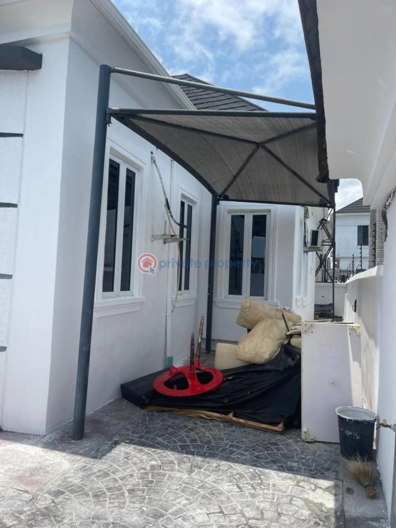 For sale 3 bedroom Bungalow Abraham Adesanya Ajah Lagos (PID 4PCABQ