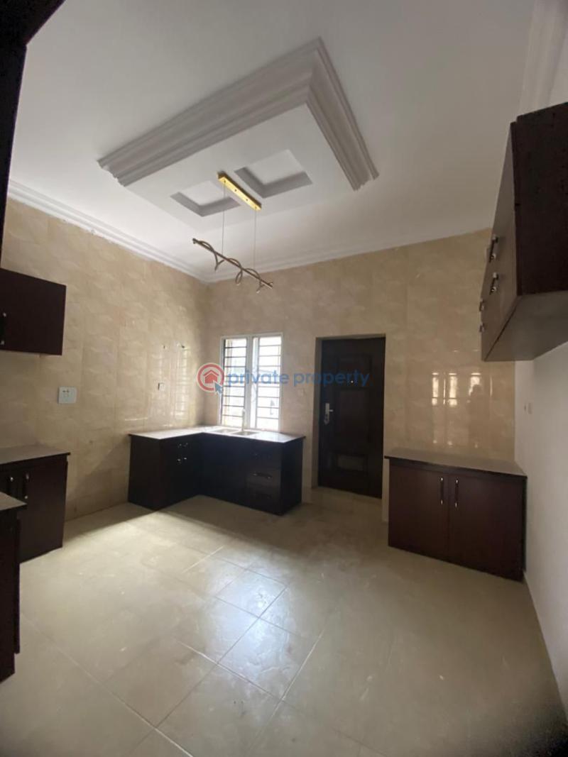 4 bedroom House For Rent Ologolo Lekki Phase 1 Lagos - 9