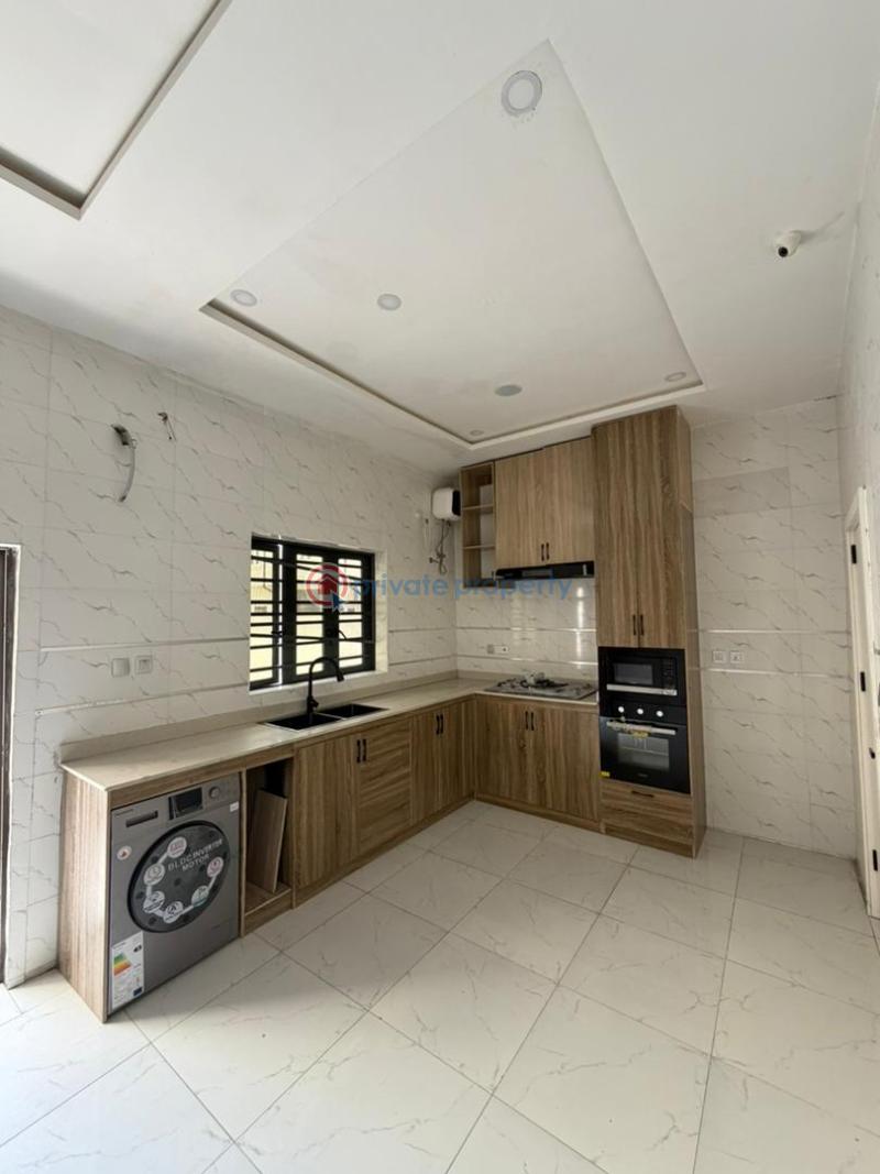 Luxurious 4 bedroom semi-detached duplex with bq - 8 4 bedroom Semi detached Duplex For Sale Chevron Lekki Phase 2 Lagos - 8