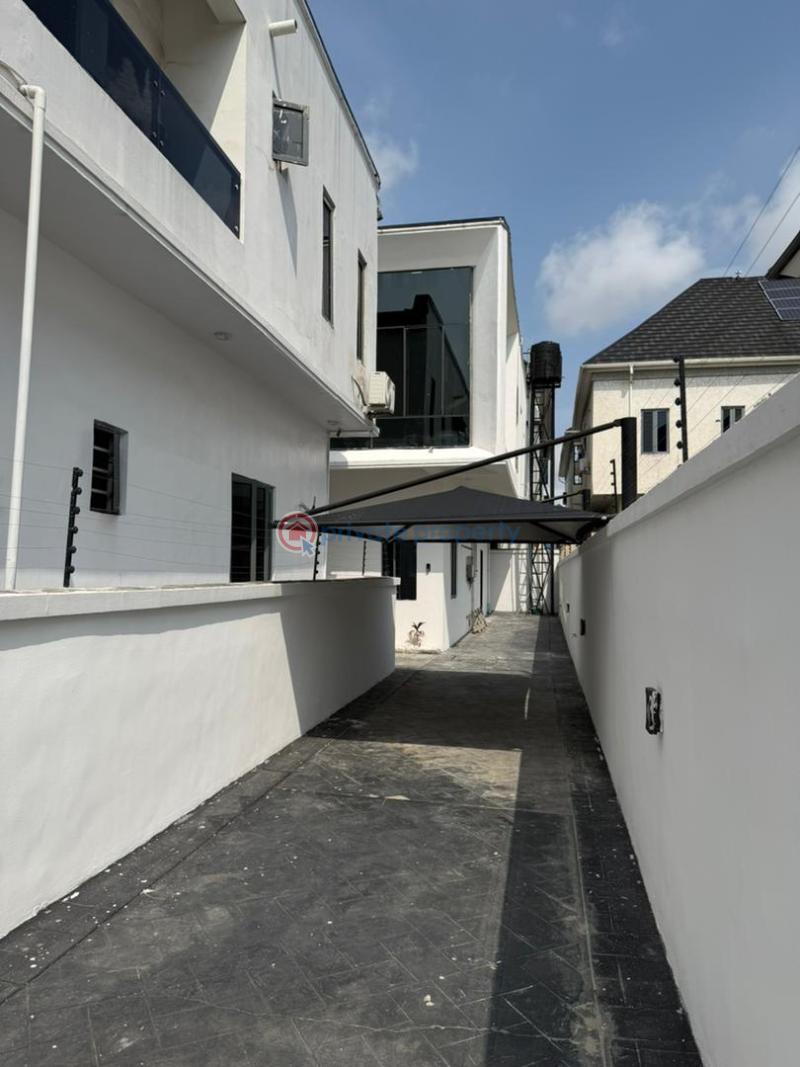 Luxurious 4 bedroom semi-detached duplex with bq - 13 4 bedroom Semi detached Duplex For Sale Chevron Lekki Phase 2 Lagos - 13