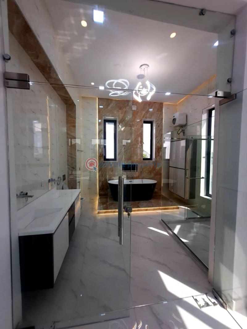 Luxurious 5 bdrm duplex in a good area - 13 5 bedroom Detached Duplex For Sale Osapa Lekki Lagos - 13