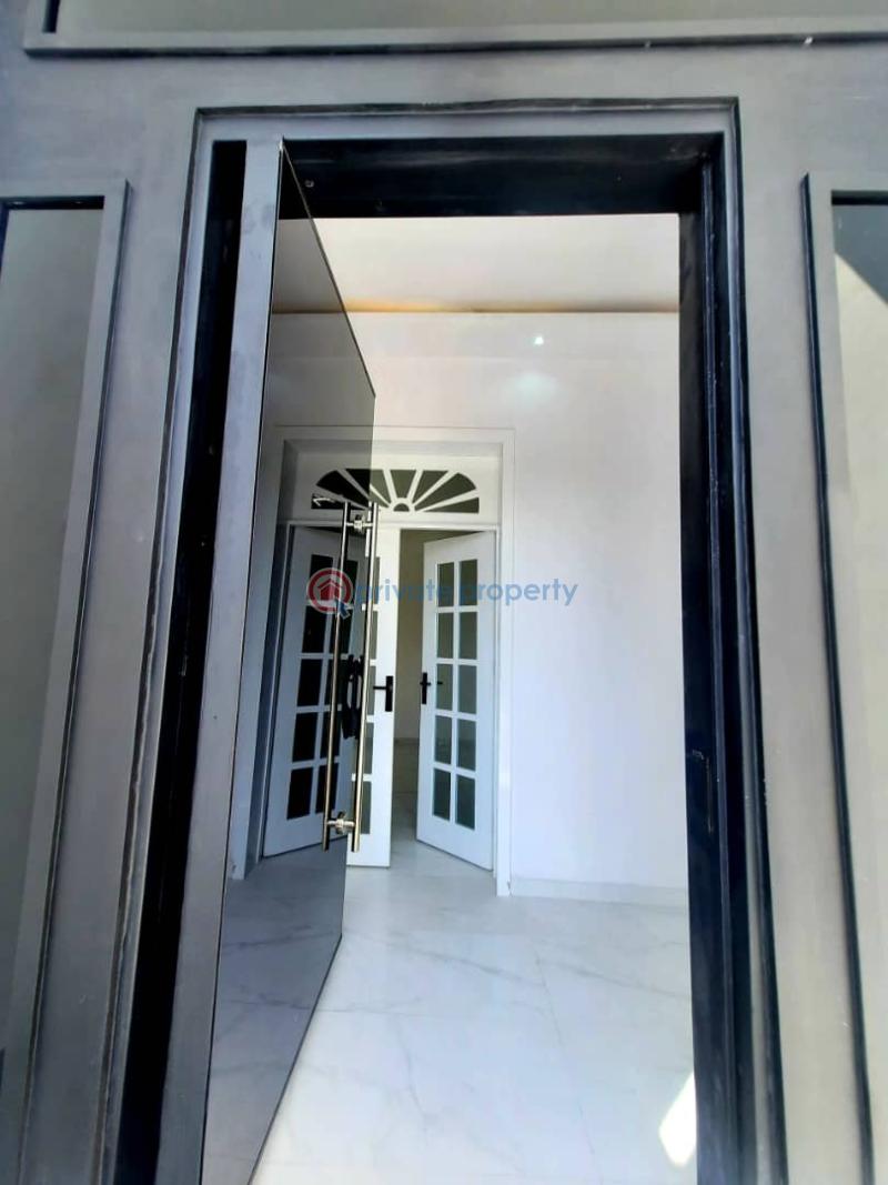 Luxurious 5 bdrm duplex in a good area - 2 5 bedroom Detached Duplex For Sale Osapa Lekki Lagos - 2