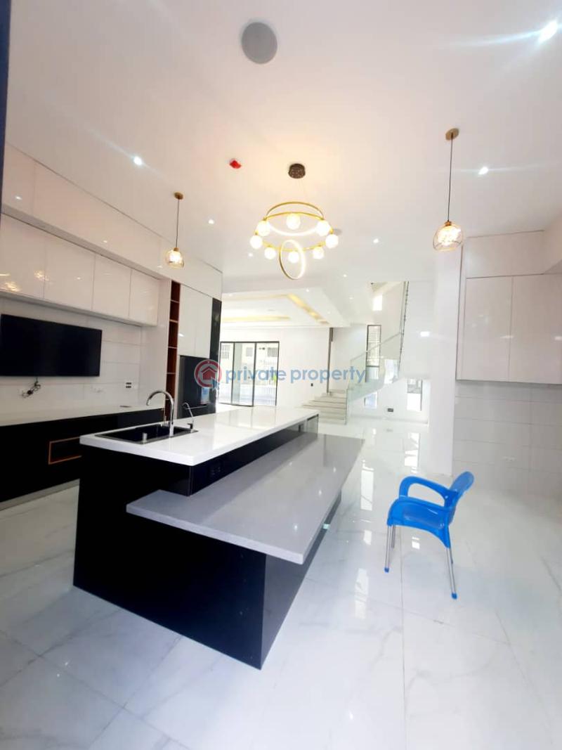 Luxurious 5 bdrm duplex in a good area - 7 5 bedroom Detached Duplex For Sale Osapa Lekki Lagos - 7
