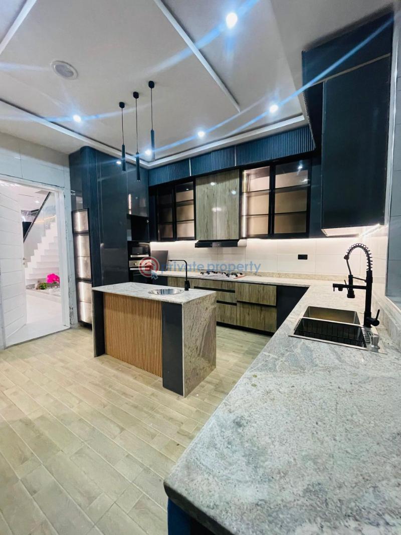 5 bedroom Detached Duplex For Sale Chevron Lekki Phase 2 Lagos - 10