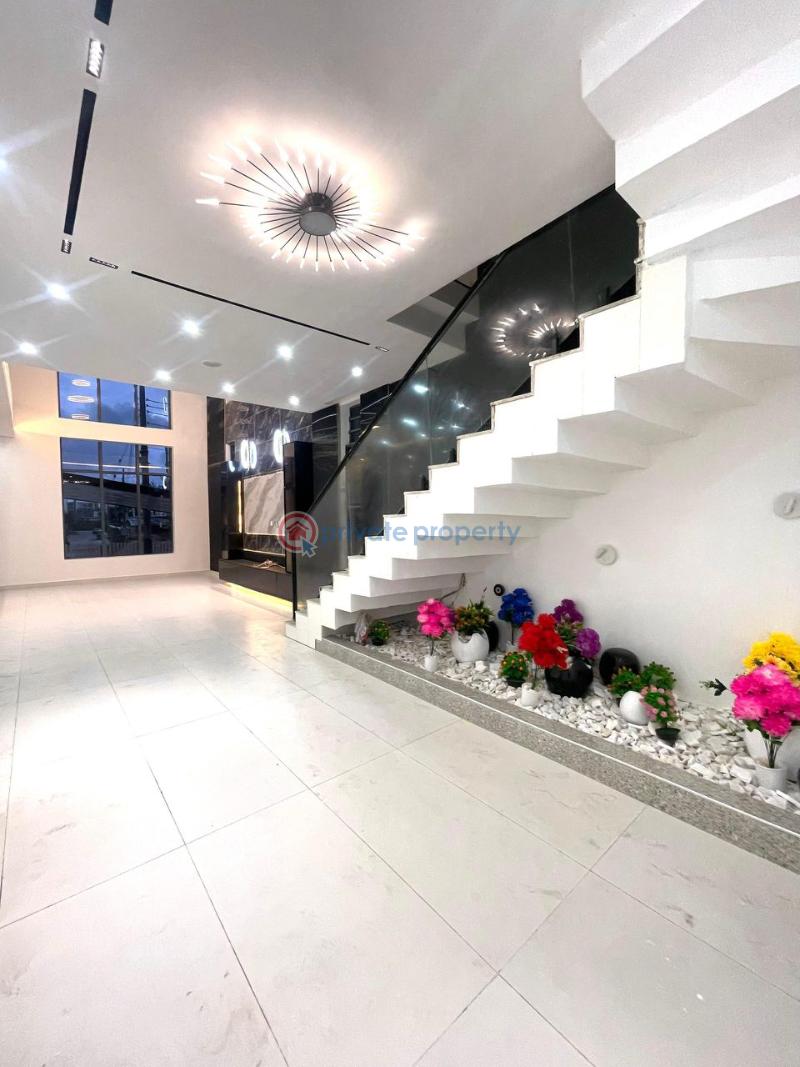 5 bedroom Detached Duplex For Sale Chevron Lekki Phase 2 Lagos - 2