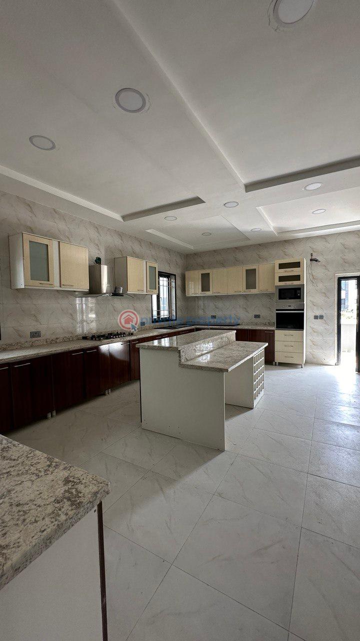 5 bedroom Detached Duplex For Sale Lakeview Park 2 Estate, Orchid Road, 2nd Toll Gate, Lekki Lagos - 9
