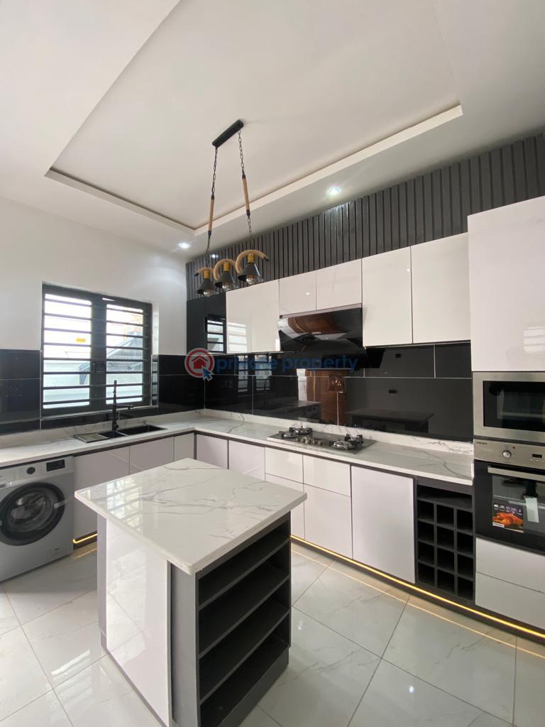 5 bedroom Detached Duplex For Sale Chevron Drive Lekki Lagos - 3