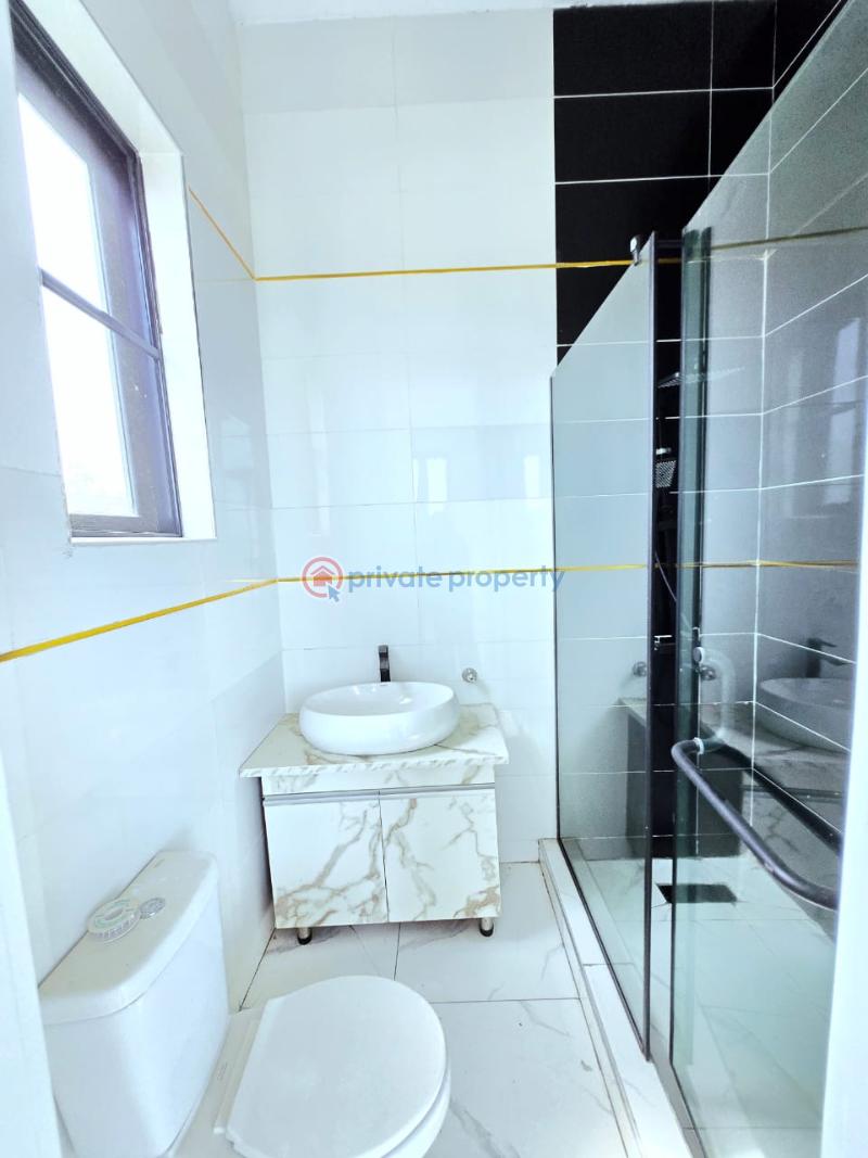 5 bedroom Detached Duplex For Sale Lakeview Estate Chevron Drive Lekki Lagos - 3