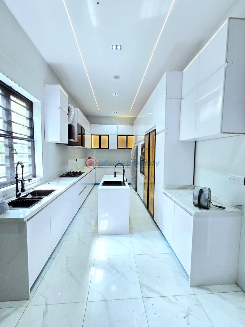 5 bedroom Detached Duplex For Sale Lakeview Estate Chevron Drive Lekki Lagos - 11